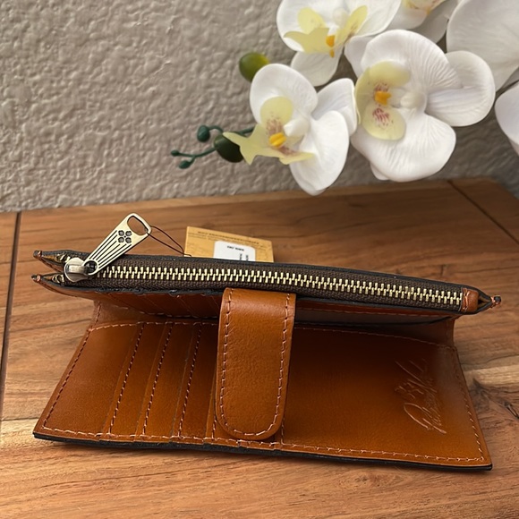 💖🆕💖Patricia Nash NAZARI Travel Sticker Print Leather RFID Wallet Collection - Picture 15 of 16